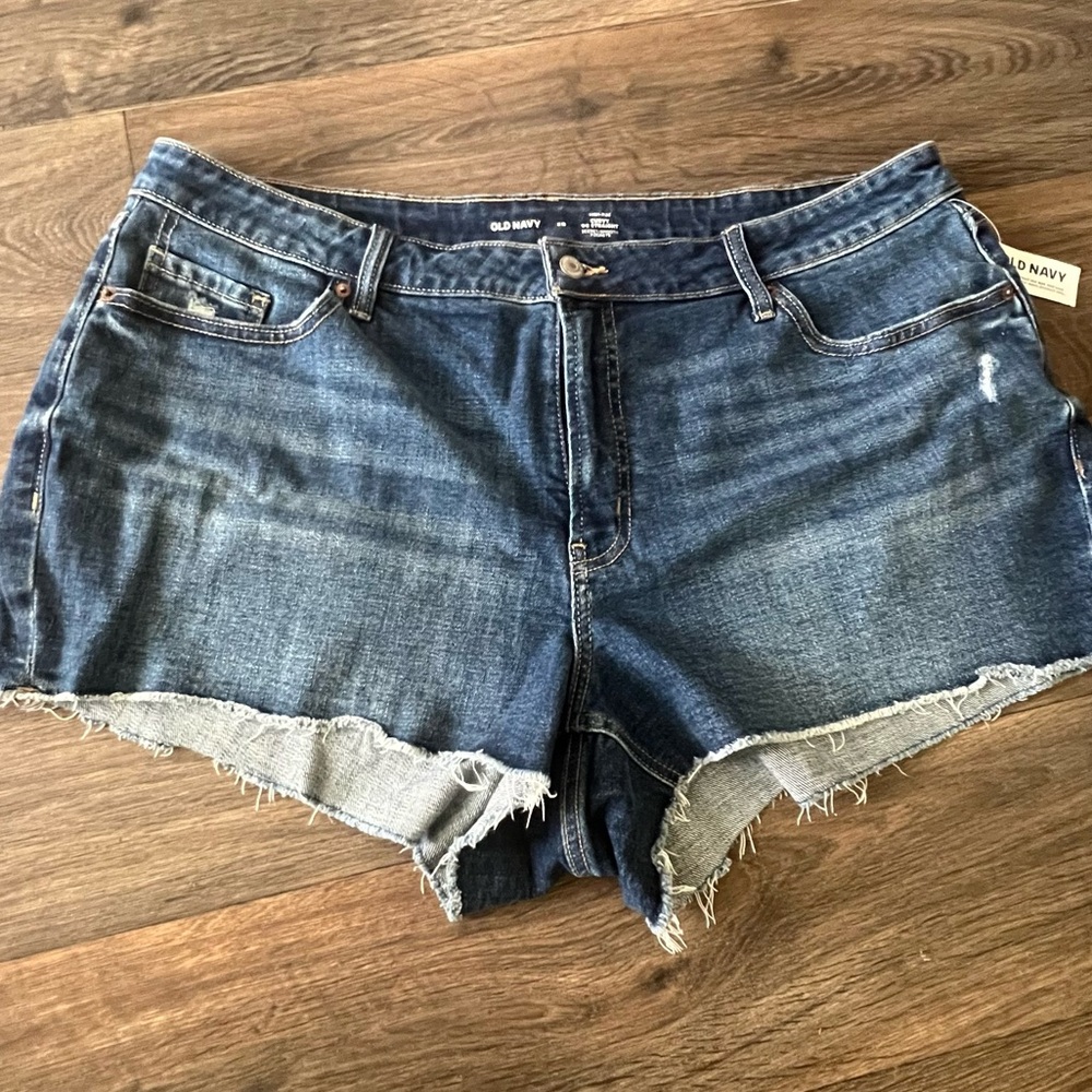 Old Navy OG Curvy Straight 3.5 In Denim Shorts Sz 20